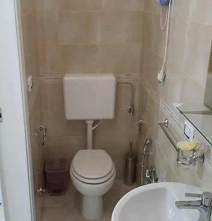 فندق مبيت وإفطار Aglaia 3*